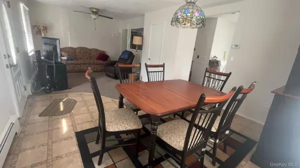 54 17th ST, West Babylon, NY 11704