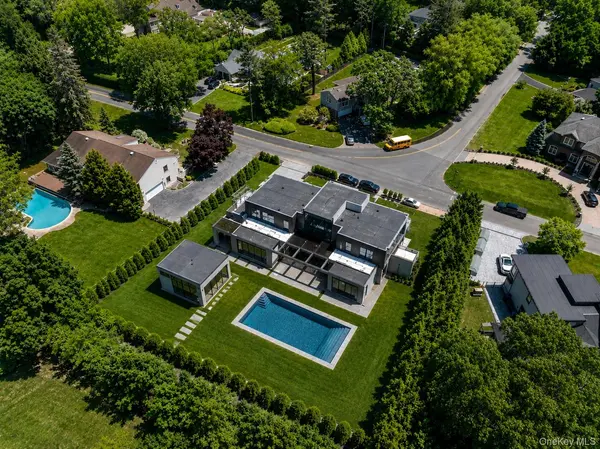 1322 Everit PL, Hewlett Harbor, NY 11557