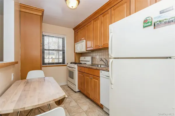 61 Manchester RD #A-21, Eastchester, NY 10709