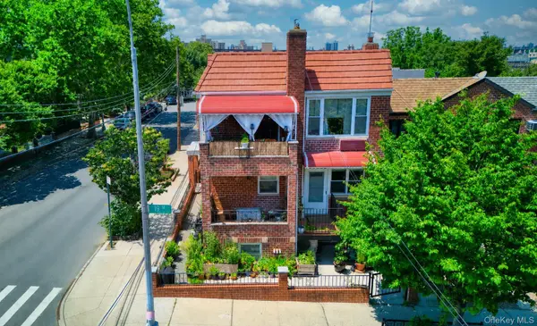 1855 21st DR, Astoria, NY 11105