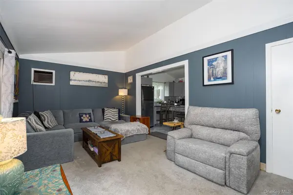 11 Princeton, Red Hook, NY 12571