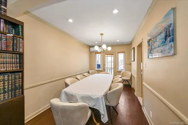 136-43 71st RD, Kew Garden Hills, NY 11367