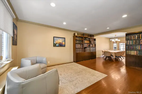 136-43 71st RD, Kew Garden Hills, NY 11367