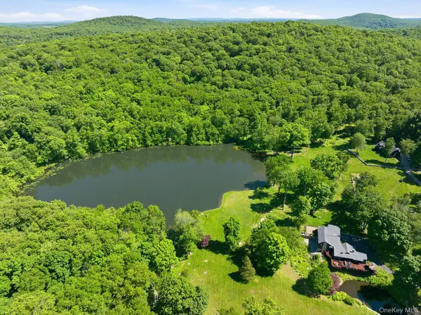 180 Dean RD, Stormville, NY 12582