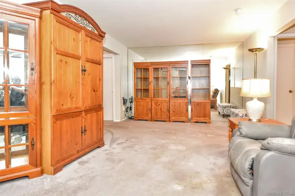 376 Country Club LN, Pomona, NY 10970