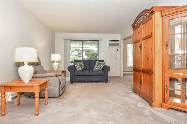 376 Country Club LN, Pomona, NY 10970