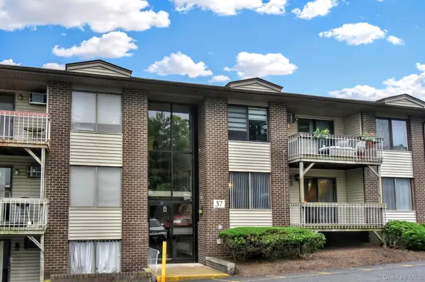 376 Country Club LN, Pomona, NY 10970