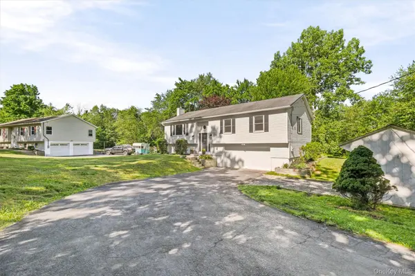74 Peach RD, Poughkeepsie, NY 12601