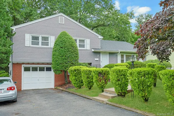7 Stewart PL, Spring Valley, NY 10977
