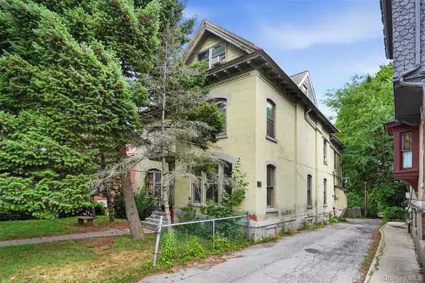 40 S Hamilton ST, Poughkeepsie, NY 12601