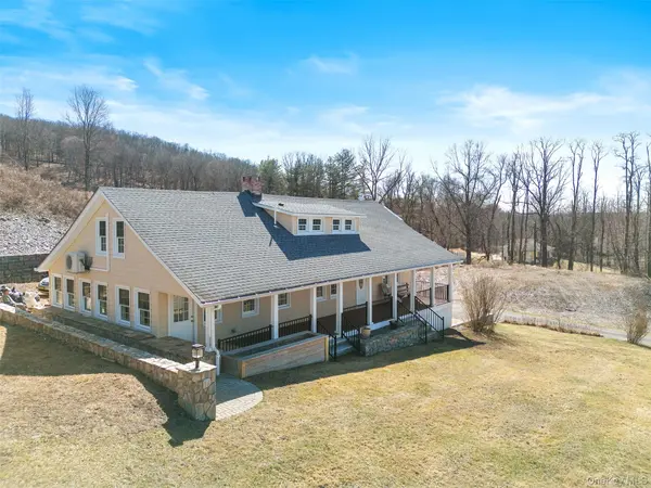 70 Barmore RD, Lagrangeville, NY 12540