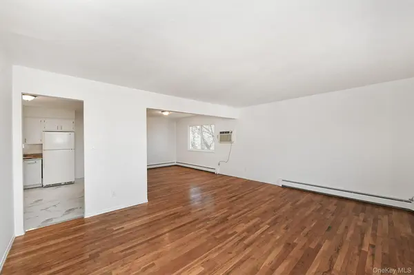 8 Harbor Hill RD #2 Second Floor, Glen Cove, NY 11542