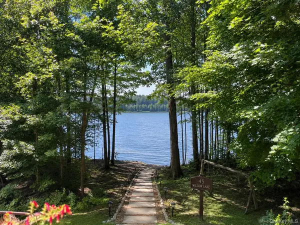 45 Willow Lake DR, Holmes, NY 12531