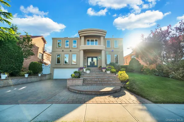 3294 Judith DR, Bellmore, NY 11710