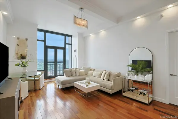 10 City PL #31F, White Plains, NY 10601