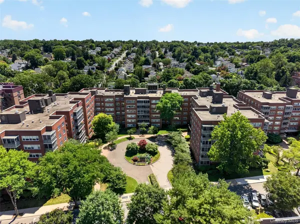 240 Garth RD #4H2, Scarsdale, NY 10583