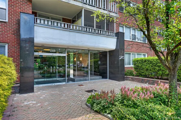 240 Garth RD #4H2, Scarsdale, NY 10583