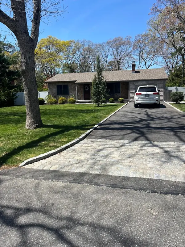 69 Rogers AVE, Westhampton Beach, NY 11978