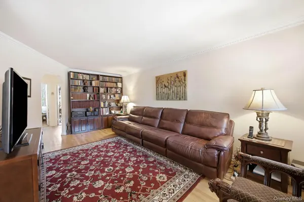 66-15 Gray ST, Middle Village, NY 11379