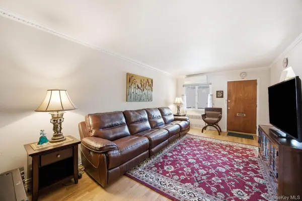 66-15 Gray ST, Middle Village, NY 11379