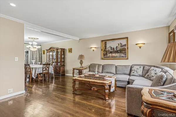 2012 43rd ST, Astoria, NY 11105