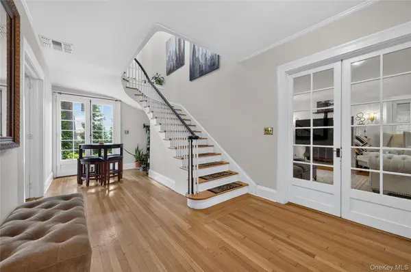 5 Kohlsaat CT, Smithtown, NY 11787
