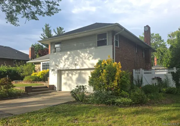 172 Evergreen DR, Westbury, NY 11590