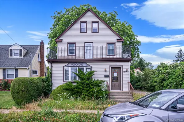 338 California AVE, Uniondale, NY 11553