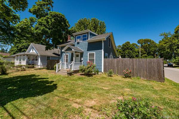 35 Oakland AVE, Port Jefferson, NY 11776