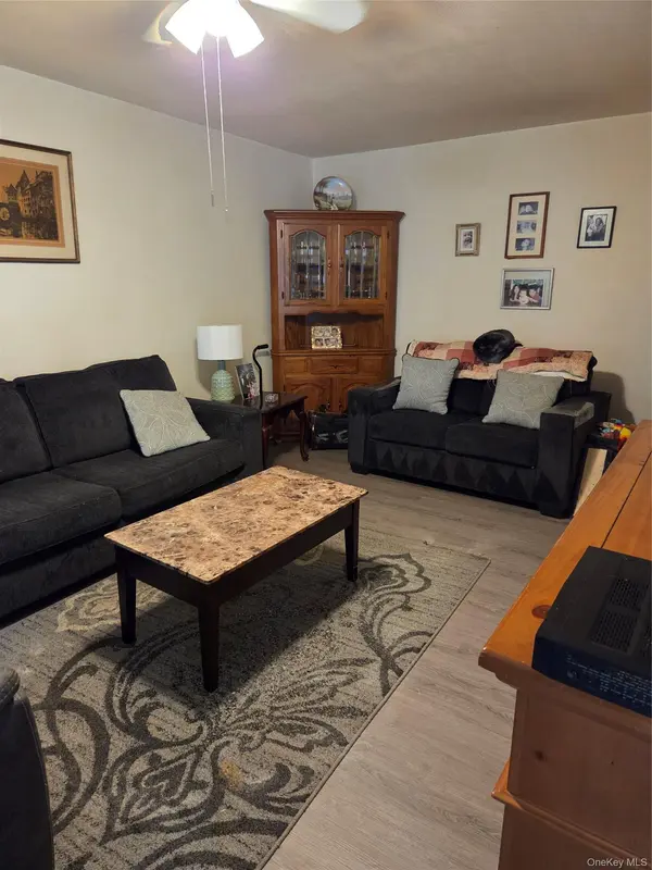 460 Old Town Road #3C, Port Jefferson Station, NY 11776