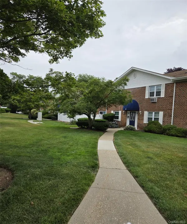 460 Old Town Road #3C, Port Jefferson Station, NY 11776
