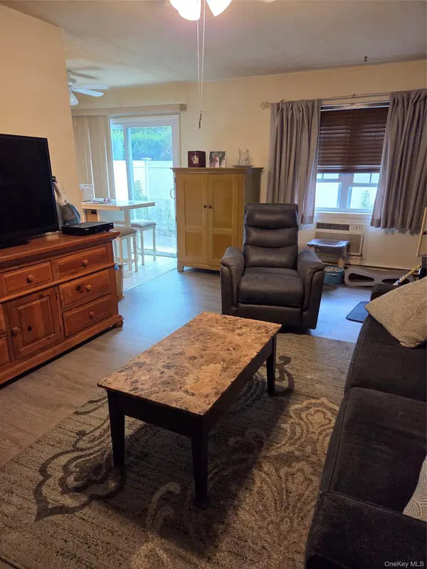 460 Old Town Road #3C, Port Jefferson Station, NY 11776