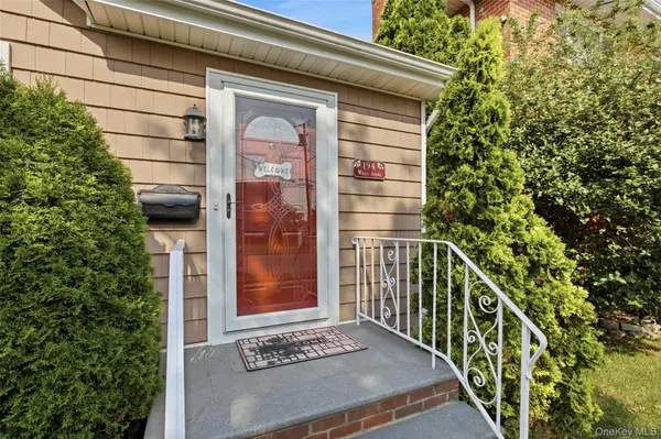 194 Willis AVE, Floral Park, NY 11001