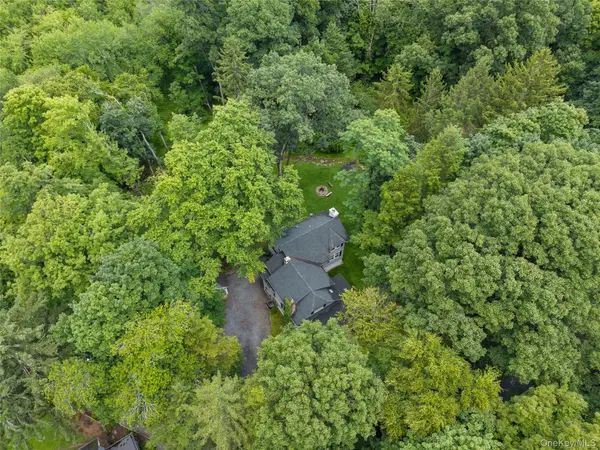 131 Douglas RD, Chappaqua, NY 10514