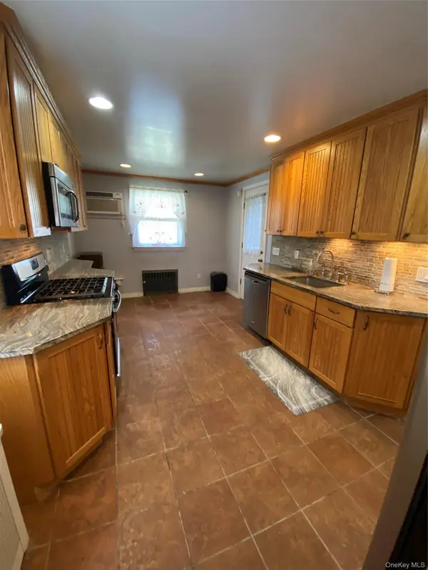35 Nassau BLVD, West Hempstead, NY 11552