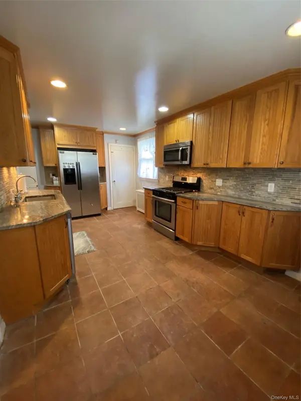 35 Nassau BLVD, West Hempstead, NY 11552
