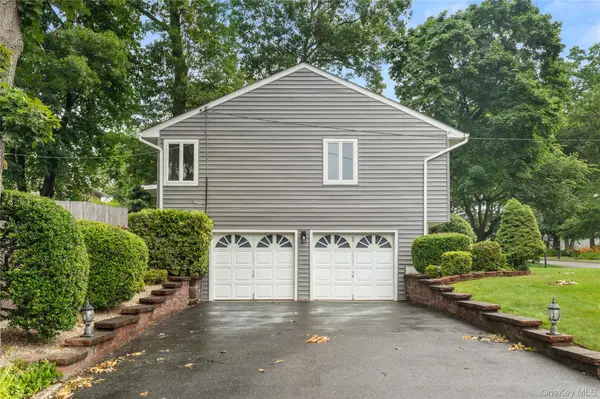 142 Mohican AVE, Ronkonkoma, NY 11779