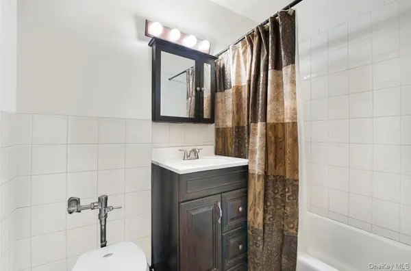 1275 E 51st Street #3B, Brooklyn, NY 11234