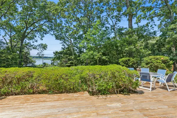 440 Haywaters RD, Cutchogue, NY 11935