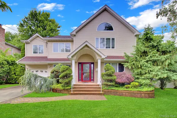 120 Greenway,  New Hyde Park,  NY 11040