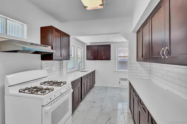 100 Irving AVE, Floral Park, NY 11001