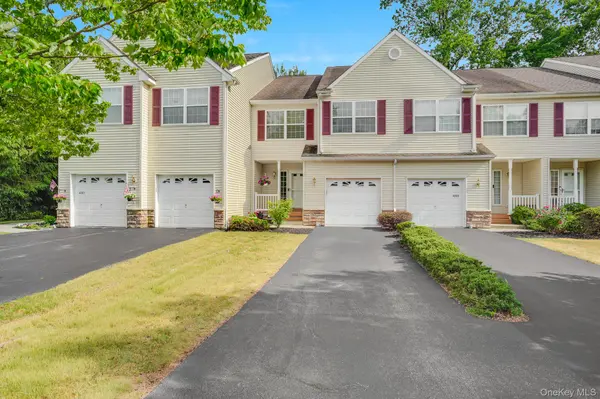 4003 Ridgecrest DR, Wappingers Falls, NY 12590