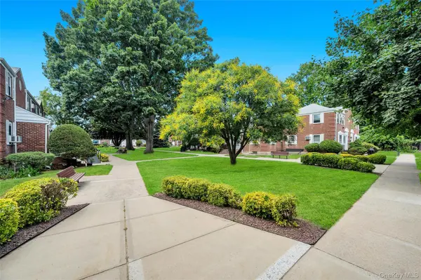 263-53 74th AVE #90E31, Glen Oaks, NY 11004