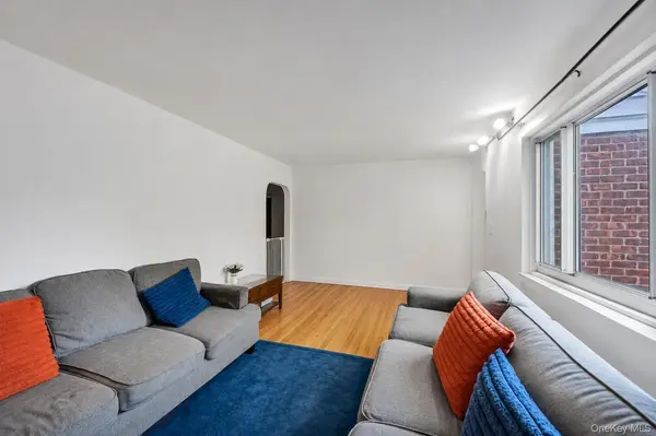 263-53 74th AVE #90E31, Glen Oaks, NY 11004