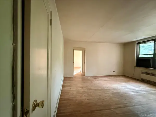 11315 34th AVE #1E, Corona, NY 11368