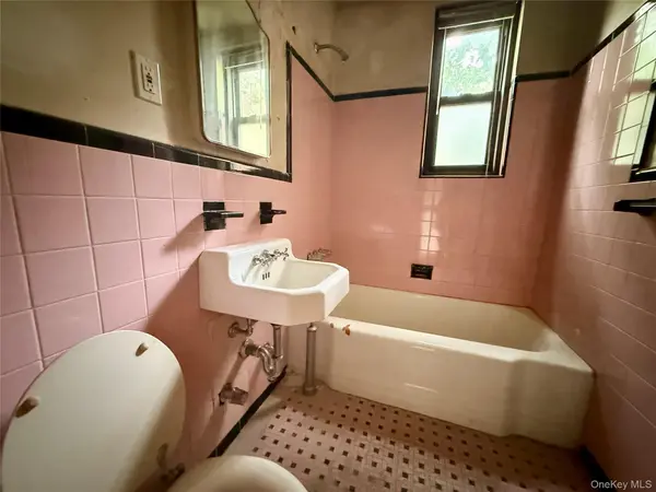 113-15 34th AVE #1E, Corona, NY 11368