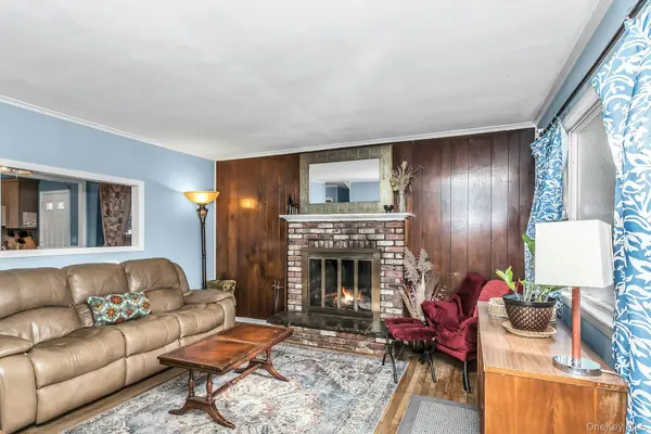 23 Lambert AVE, Mastic, NY 11950
