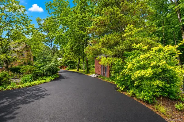 53 Meadowlark LN, Woodridge, NY 12789
