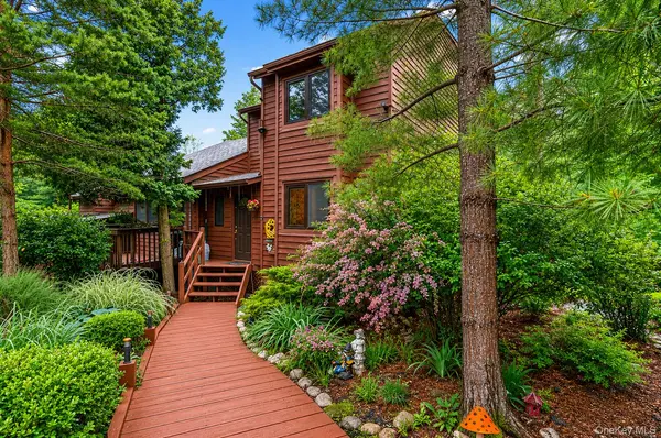 53 Meadowlark LN, Woodridge, NY 12789
