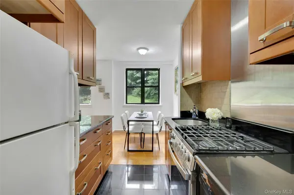 735 Kappock ST #2F, Bronx, NY 10463